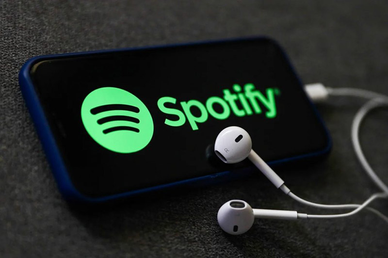 spotify requires 1000 streams per year to qualify for a royalty