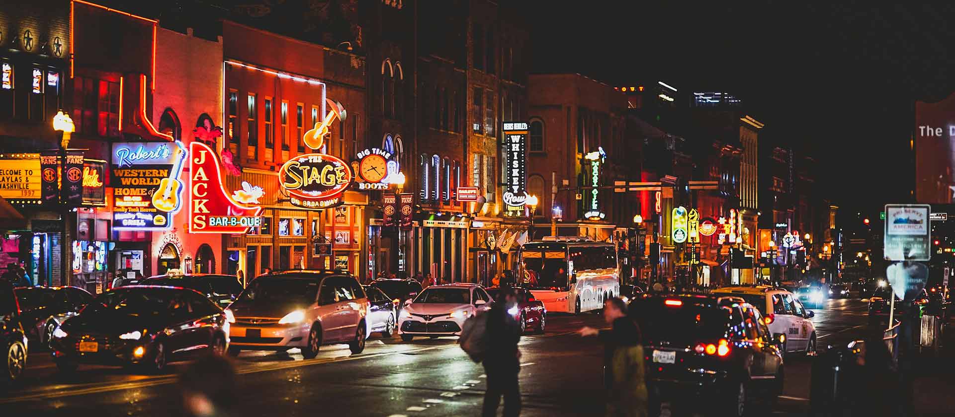 nashvile city scene at night