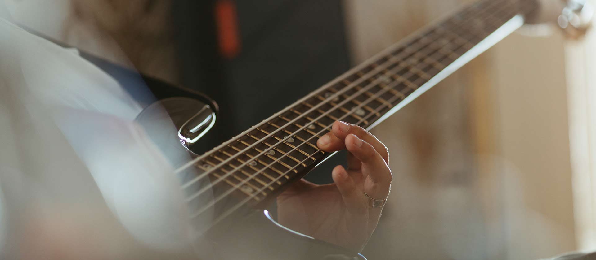 hands on a Guitar